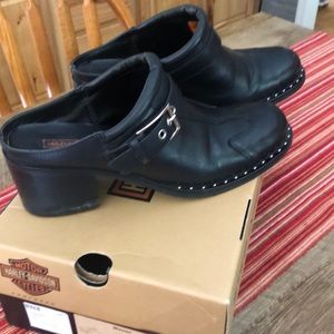 HARLEY-DAVIDSON PETRA BUCKLE CLOG. EUC